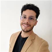 Docente de psicología para estudiantes universitarias